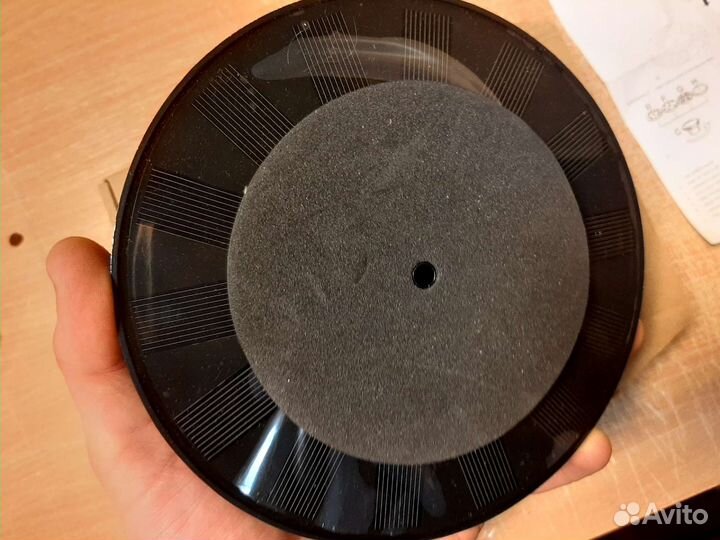 Плавающий водяной фонтан на солнечной батарее