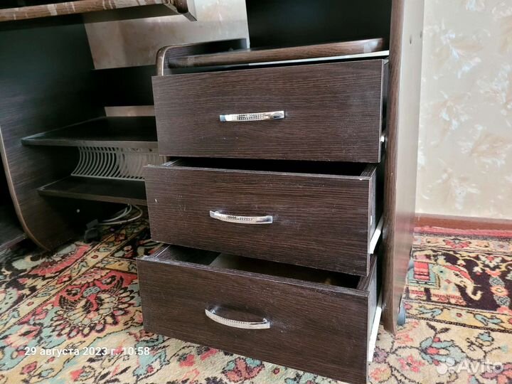 Компьютерный стол