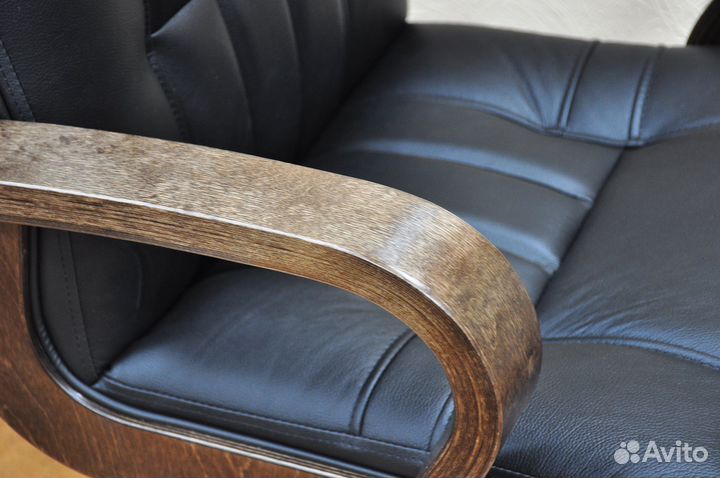 Офисное кресло 