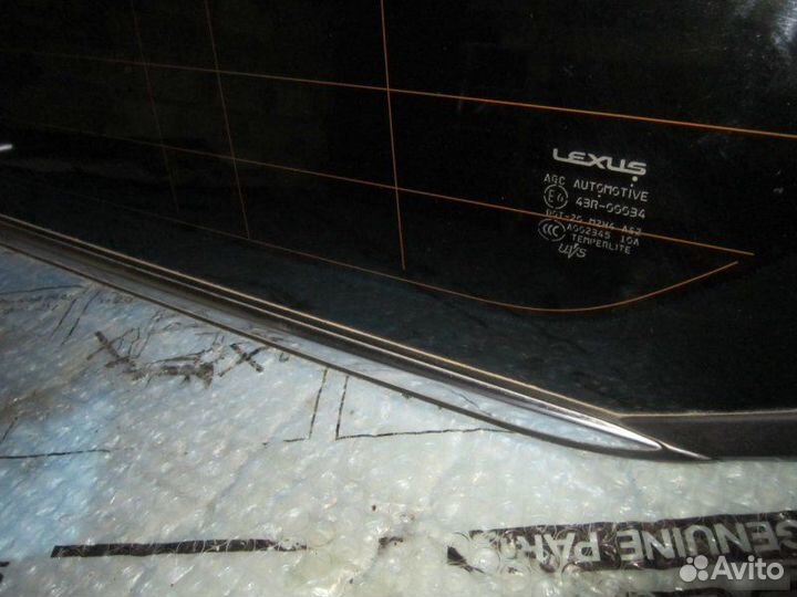 Стекло форточка левая в крыло Lexus Lx570