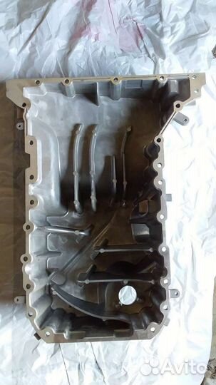 Поддон на Туарег двиг.2,5TD 2003-10гг