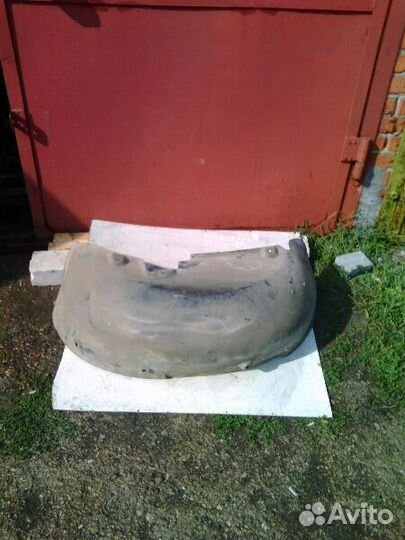 Подкрылок задний Volkswagen Touareg Фольксваген Ту