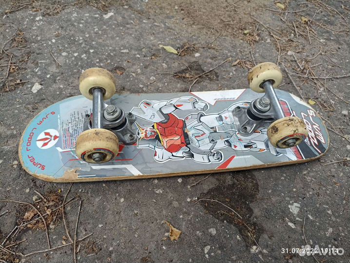 Скейтборд.Лыжи. Палки.Лыжные.(Visu 210.новые)