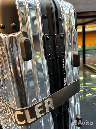 Чемодан Moncler Rimowa Reflection