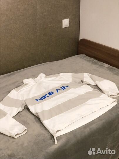 Лонглслив Nike