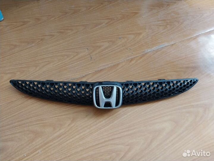 Решетка радиатора honda fit