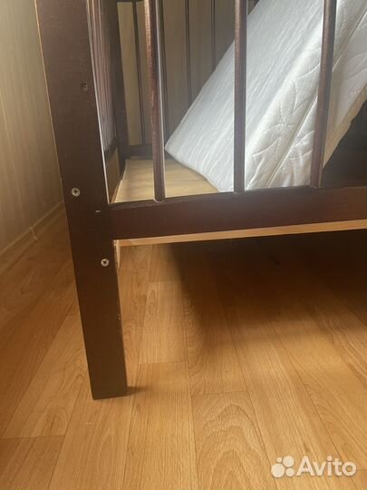 Кроватка с матрасом