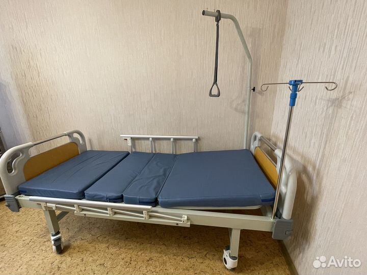 Медицинская кровать для лежачих больных