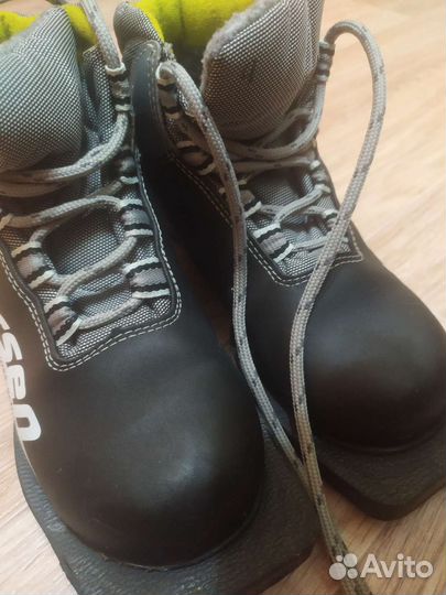 Лыжные ботинки