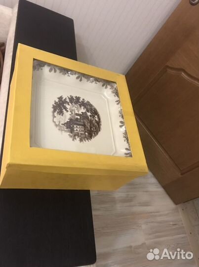 Тортница на ножке