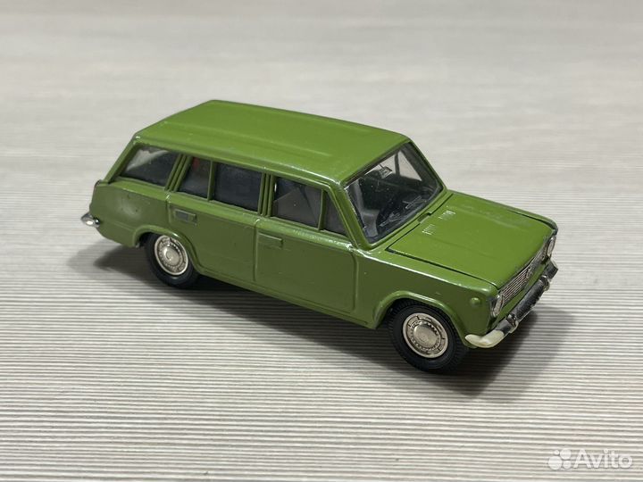 Модель 1/43 ваз 2102