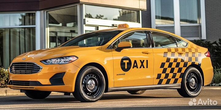 Водитель Яндекс Такси с личным авто