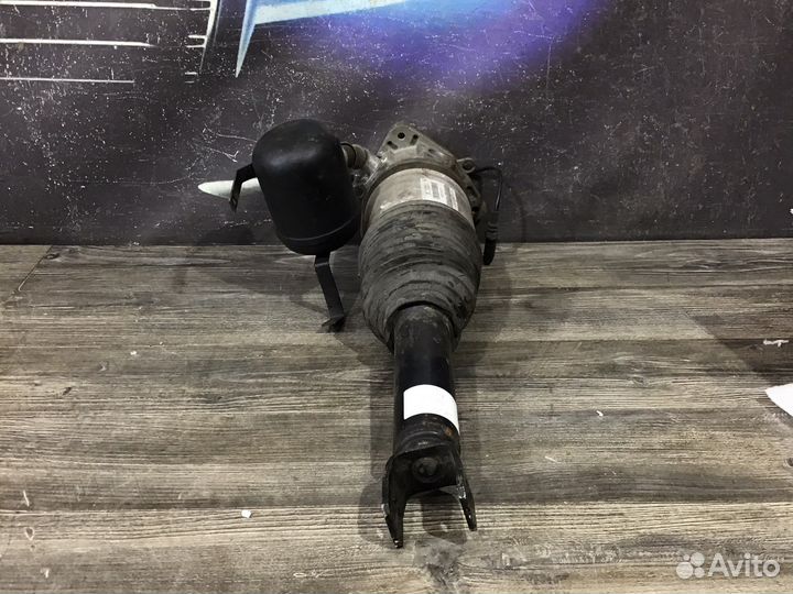 Пневмобаллон задний левый Audi A8 D3