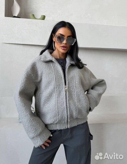 Теплый бомбер женский