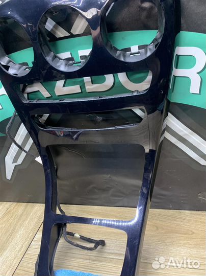 Накладка консоли Mercedes W205