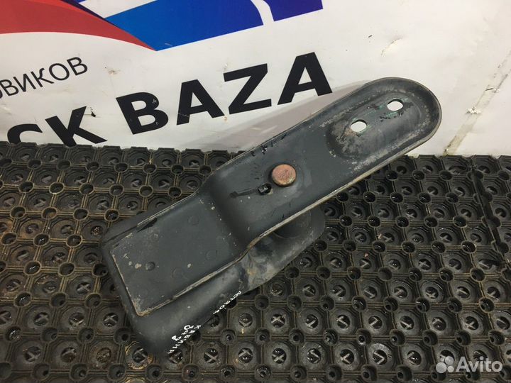 9428900031 Кронштейн замка кабины