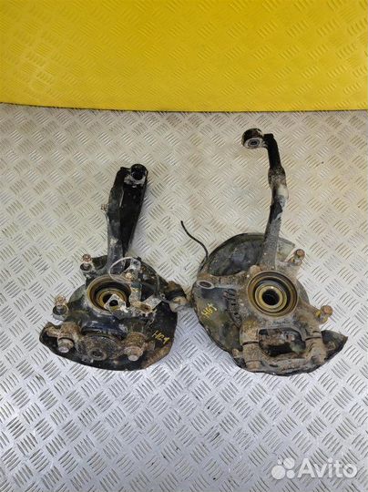 Кулак поворотный правый Toyota Hilux (2005-2015)