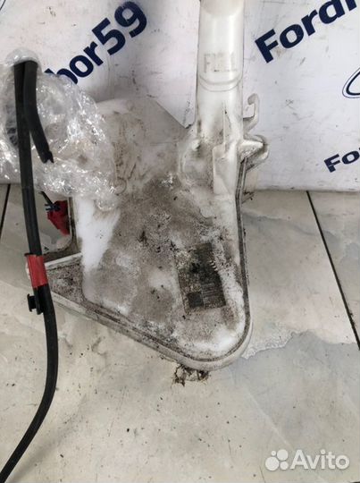 Бачок омывателя Toyota Yaris XP90 2005-2009