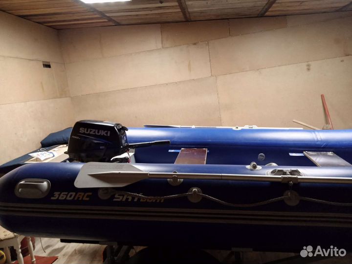 Лодка с мотором