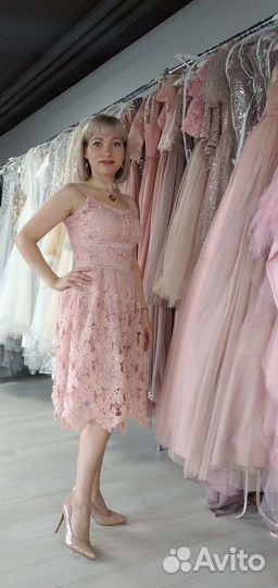 Платье розовое