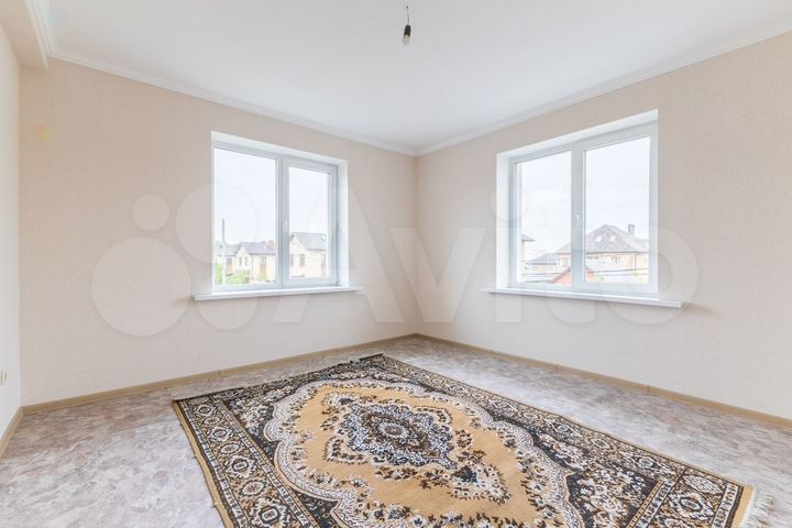 Коттедж 205 м² на участке 4,5 сот.