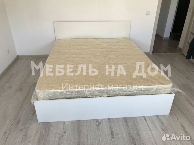 Кровать с матрасом