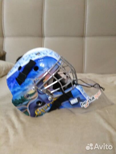 Шлем хоккейный