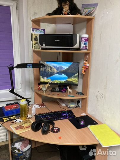 Компьютерный стол