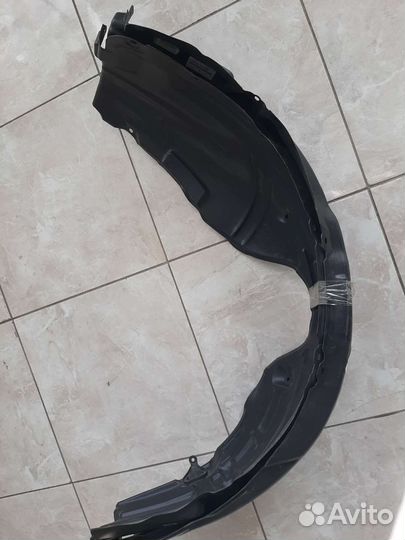 Пара передних подкрылок Toyota Camry
