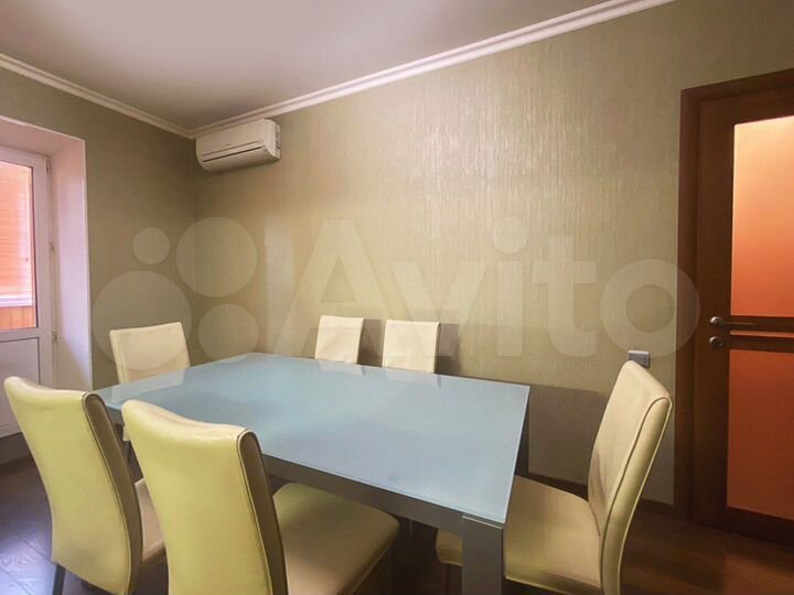 3-к. квартира, 100 м², 2/10 эт.