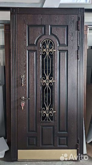 Дверь входная для частного дома