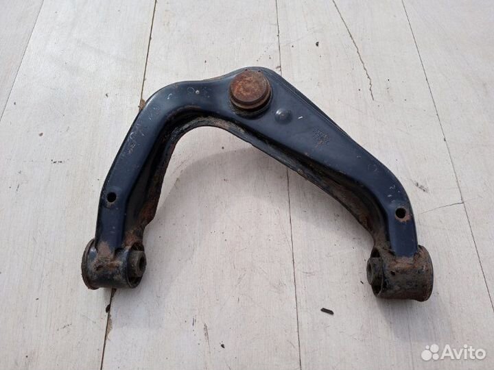Рычаг верхний передний правый Nissan Pathfinder