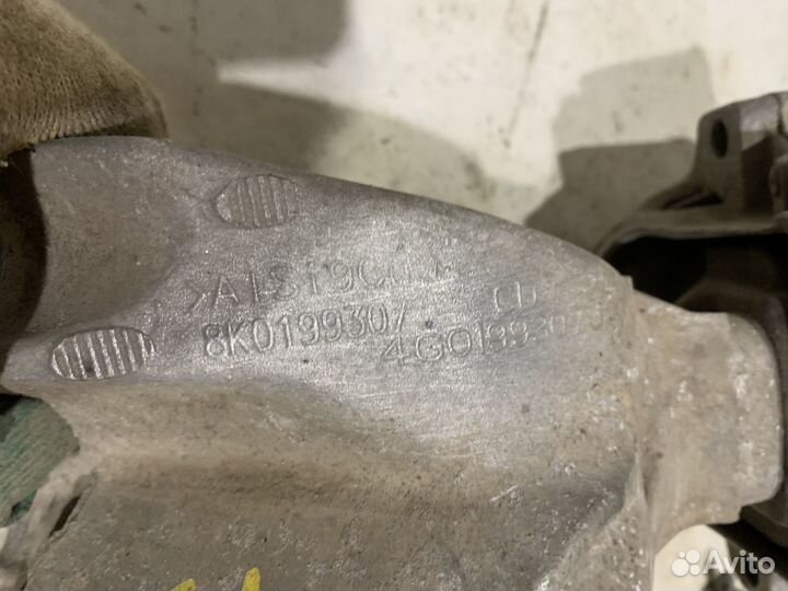 Опора двигателя кронштейн Audi Q5