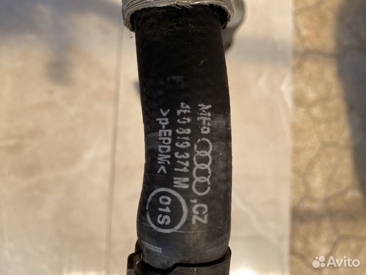 Патрубок системы охлаждения Audi A8 D3