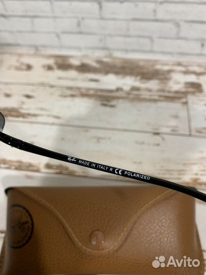 Солнцезащитные очки Ray Ban