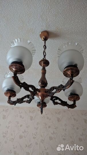 Люстра потолочная и настенный светильник бра бу