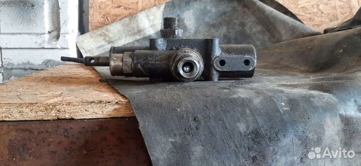 Гидрораспределитель подъема кузова самосвала