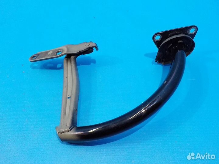 Петля крышки багажника левая volkswagen Passat B6