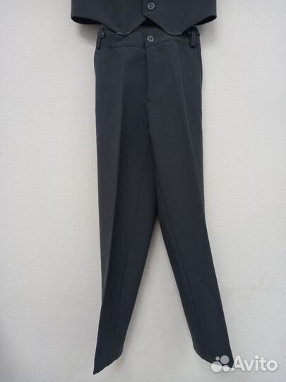 Жилет и брюки на мальчика