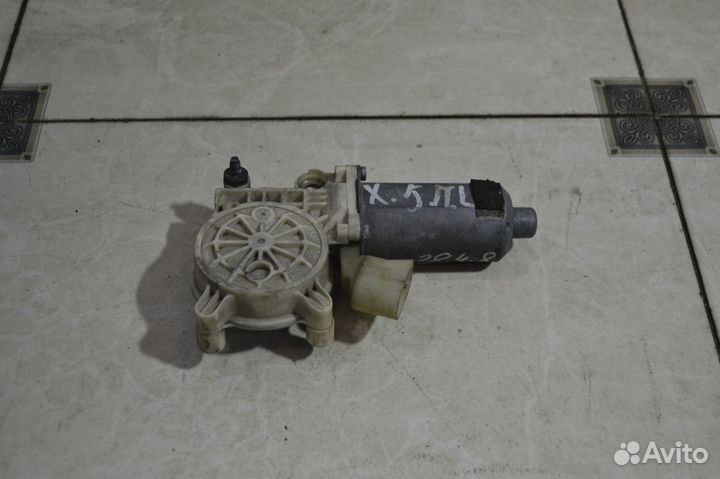 Моторчик стеклоподъемника передний левый BMW х5 е7