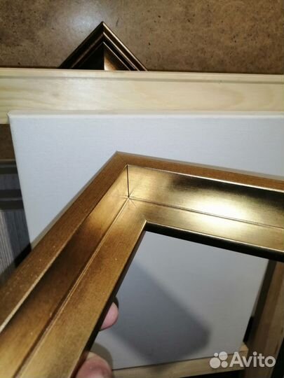 Рама для картины Кенвес. Золото