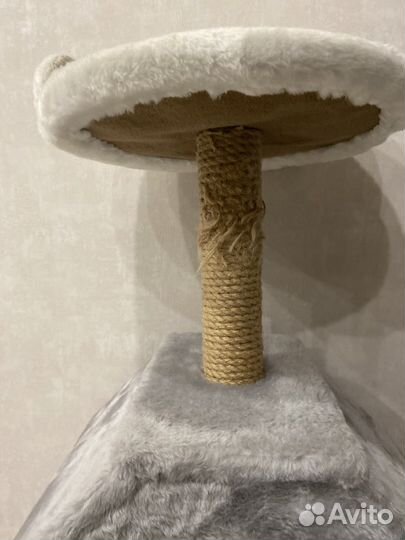 Домик для кошки с когтеточкой бу