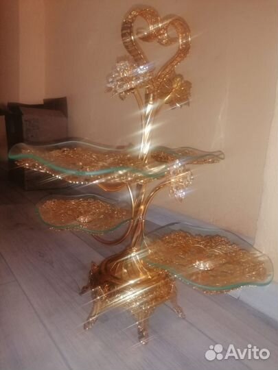 Конфетница на ножке