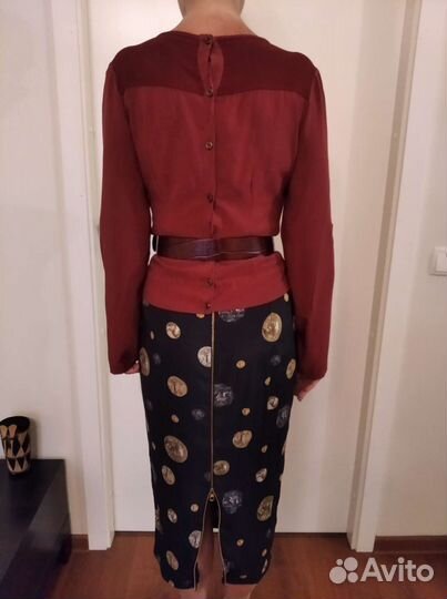 Блузка, юбка, ремень