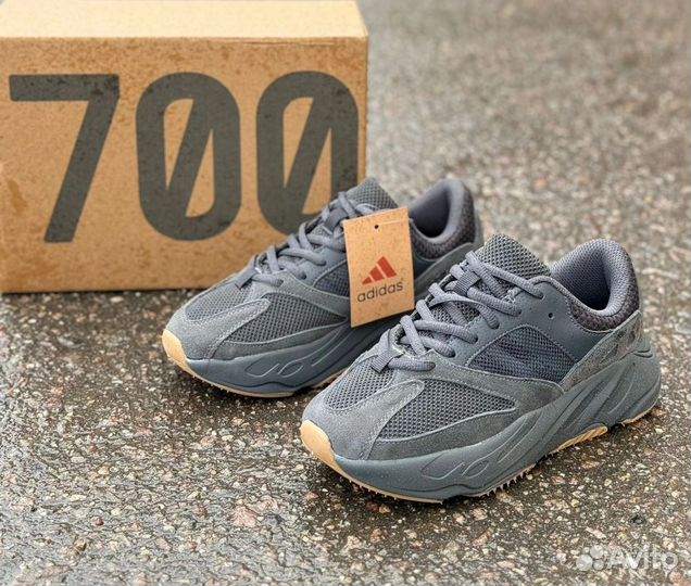 Кроссовки adidas yeezy boost 700