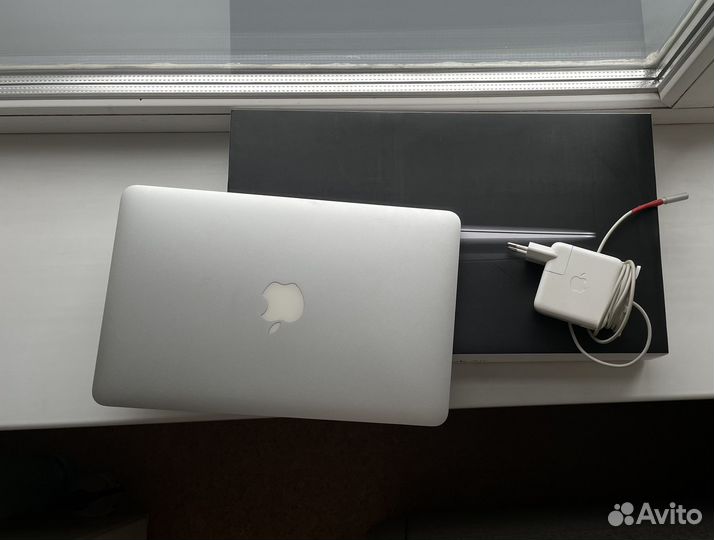 Apple macbook Air 11.6