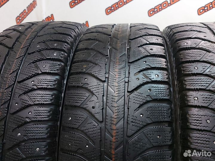 Bridgestone Ice Cruiser 7000 215/65 R16 98T