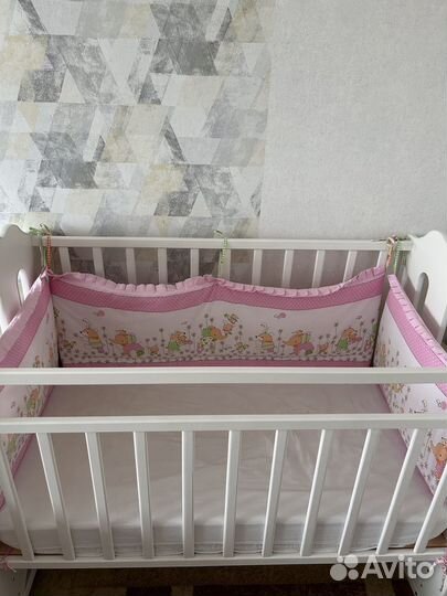 Бортики в детскую кроватку с одеялом