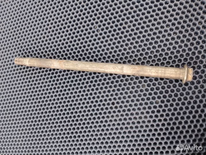 Kawasaki ZZR 400 ось переднего колеса