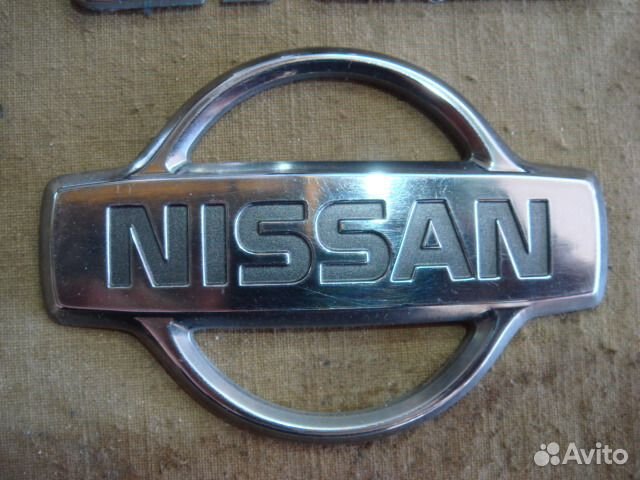 Ниссан эмблема крышки багажника
